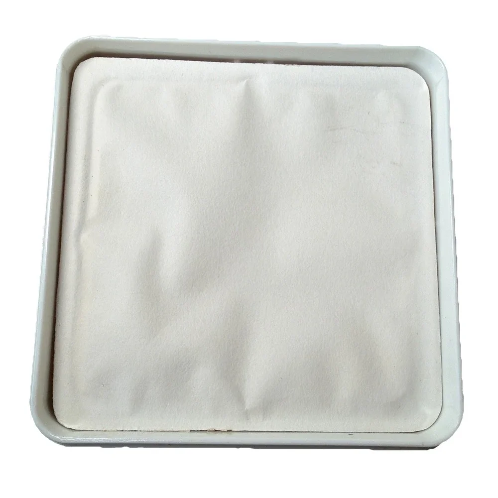 Liz Claiborne DUSTING POWDER 1.5oz